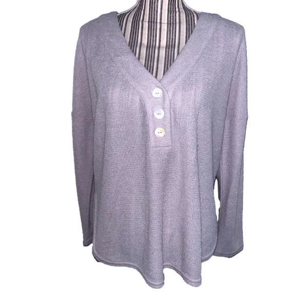 Tops - Gray Waffle Knit Button Henley Long-Sleeve Top